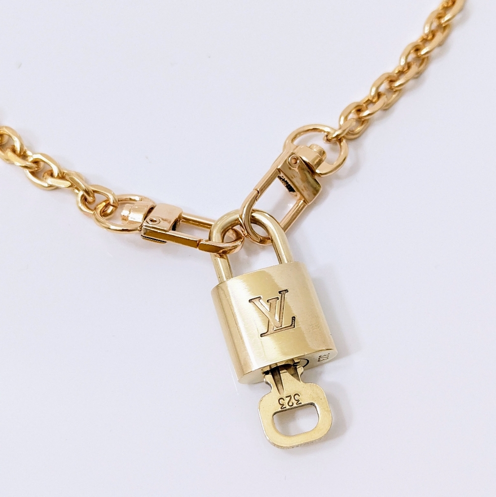 Shiny Authentic Louis Vuitton Lock and Key #323